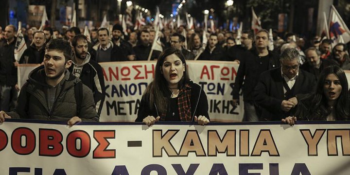 Yunanistan'da 'Kemer Sıkma' Önlemleri Protesto Edildi