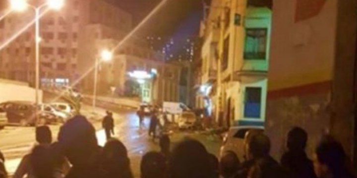 Cezayir'de Emniyet Merkezine Canlı Bomba Saldırısı