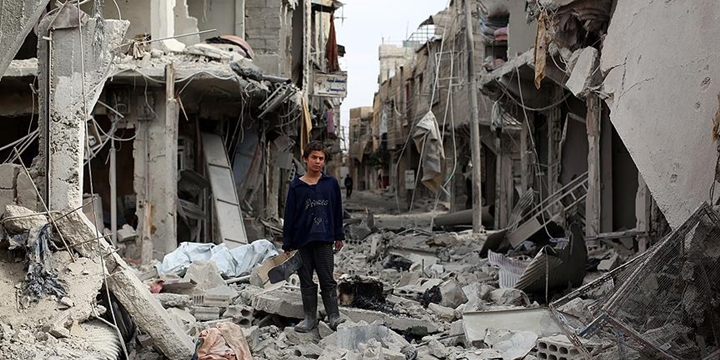 “Suriye’de Bir Ayda 876 Sivil Hayatını Kaybetti”
