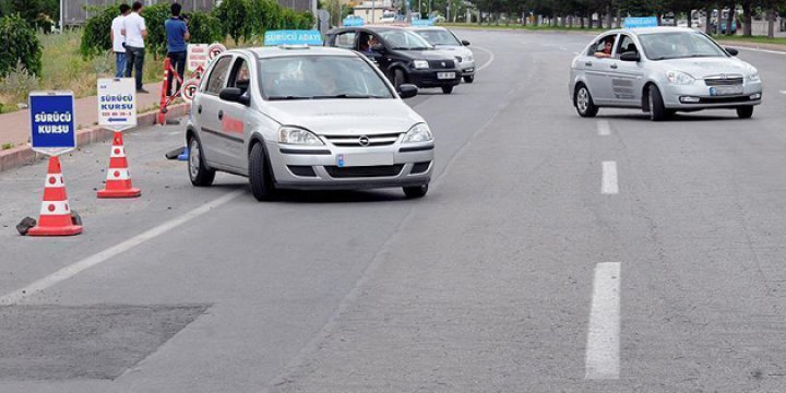 Ehliyet Alacaklar İçin 'Otomatik' Düzenlemesi