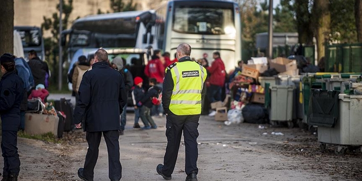 Fransa’da Belediye Göçmenlere Getirilen Yasağın Alanını Genişletti!