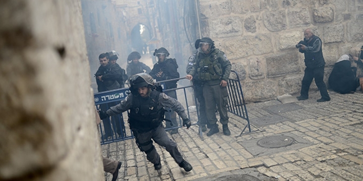 “Mescidi Aksa’ya Tuzak ve Ezan Yasağı”