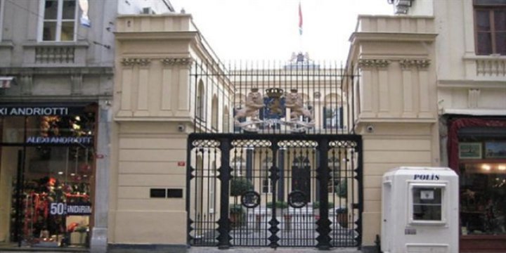 Hollanda'nın Ankara ve İstanbul Başkonsolosluğu Kapatıldı