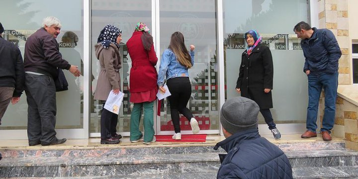 ÖSYM'nin 09.45 Kuralına 'Esneklik' Çağrısı