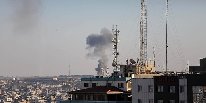 İşgalci İsrail Gazze’ye Hava Saldırısı Düzenledi!