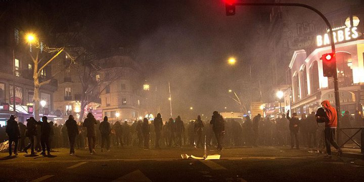 Paris'te 'Polis Şiddeti Protestosu'na Müdahale