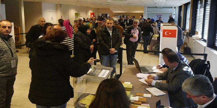 Yurt Dışında İlk Gün 38 Bin Kişi Oy Kullandı