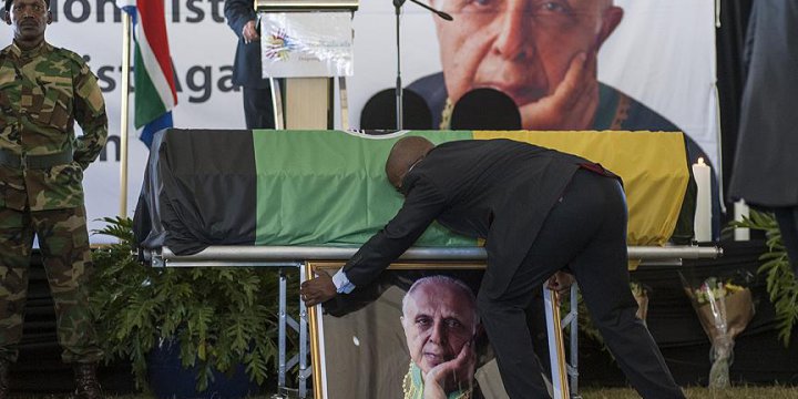 Güney Afrika'nın Simge İsmi Kathrada Defnedildi