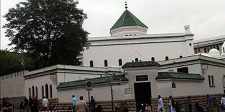 Fransa'da Bir Cami Daha Kapatıldı