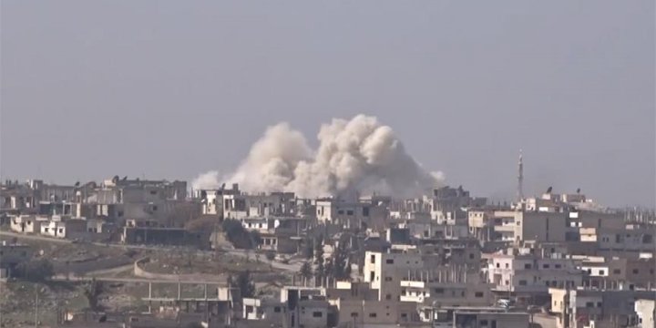Esed Güçleri Dera’ya 8 Varil Bombası ile Saldırdı