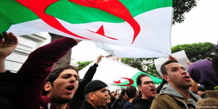 Cuntanın Karanlığa Gömdüğü Cezayir'de Seçim Neyi Değiştirecek?