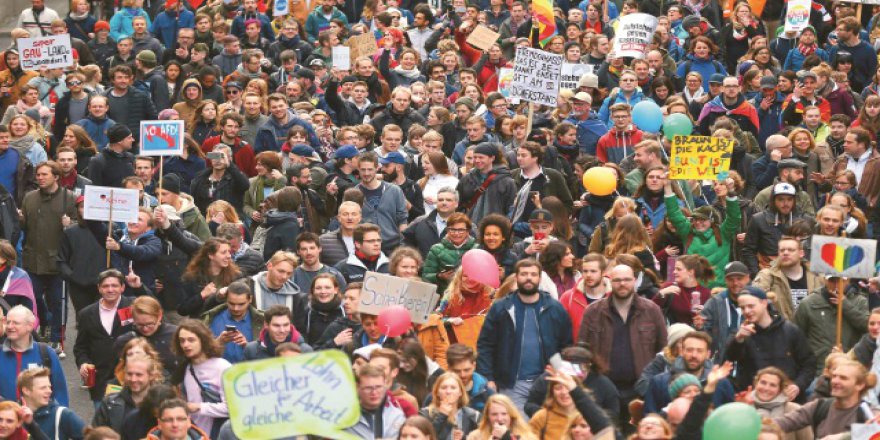 Irkçı AfD  Partisi Almanya’da Protesto Edildi