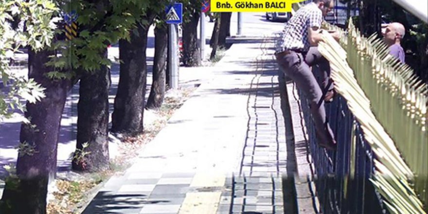 Darbe Başarısız Olunca Demir Parmaklıklardan Atlayarak Kaçtı