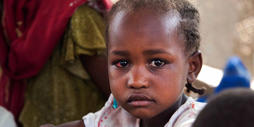 Güney Darfur’da On Binlerce Çocuk Yetim Kaldı!