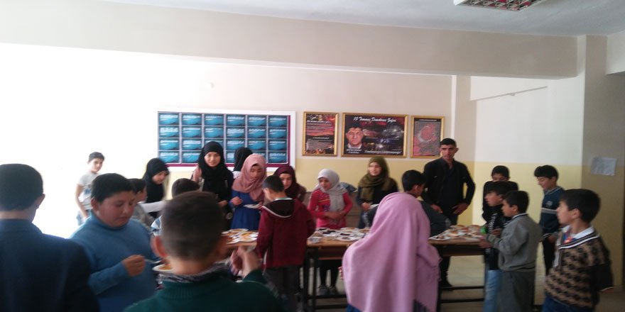 Hasköy’de İmam Hatipli Öğrenciler Suriyeli Kardeşleri İçin Kermes Yaptı