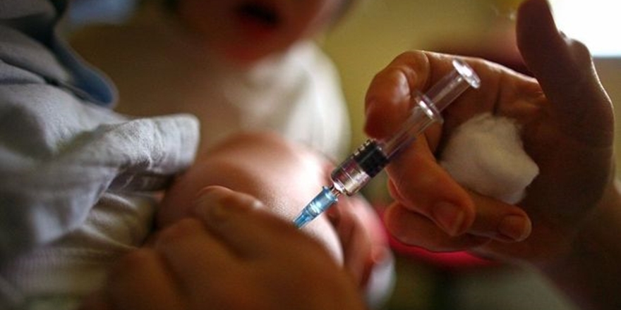 İtalya’da Çocuklarına Aşı Yaptırmayanlara Ceza Geliyor