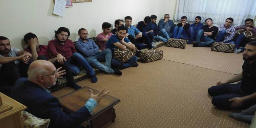 Hamza Türkmen Erzurumlu Gençlerle Sohbet Etti