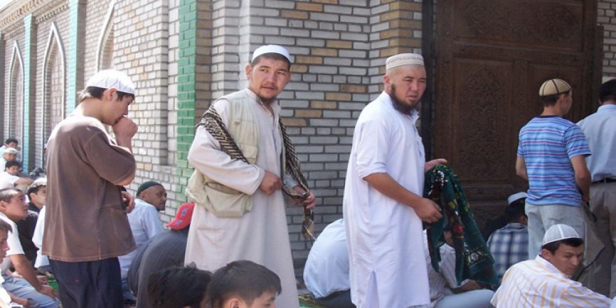 Kırgızistan'da Sokakta İslami Davet Yasaklanıyor