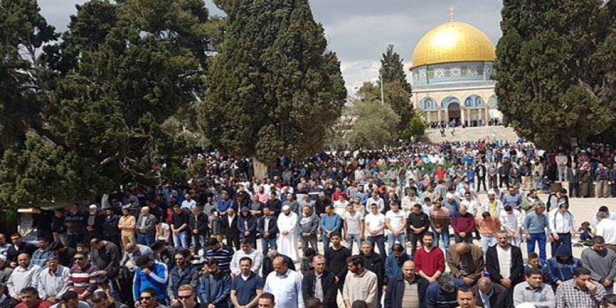 Mescid-i Aksa'da 250 Bin Kişinin Katılımıyla Ramazan’ın İlk Cuması Kılındı