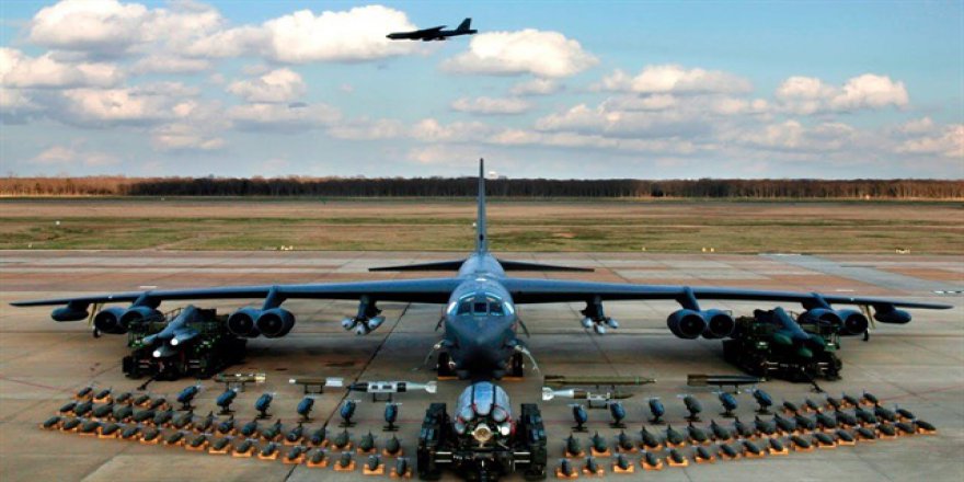 ABD Rus Sınırına Nükleer Silah Taşıyabilen Uçak Gönderiyor
