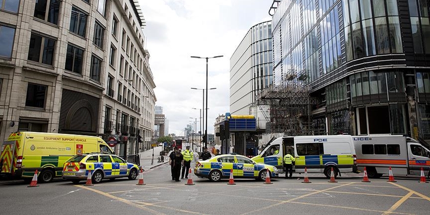 Londra’daki Saldırıya İlişkin Gözaltılar Sürüyor