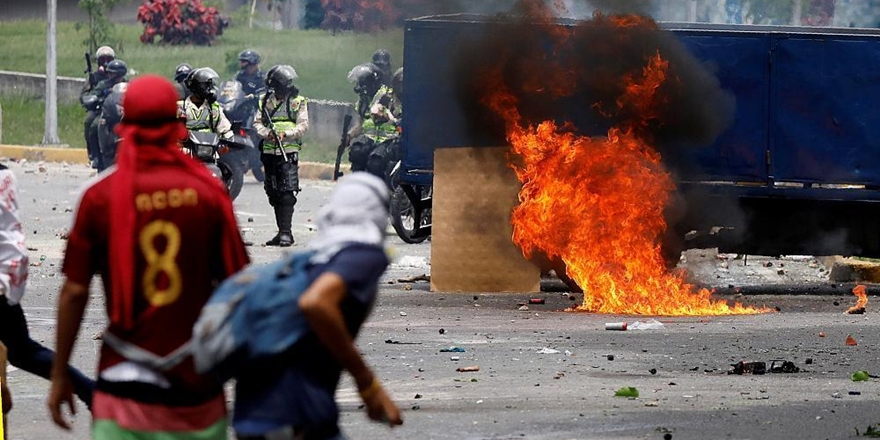 Venezuela’da “Eyleme Devam” Mesajı