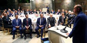 ‘İhanet İçinde’ Olmanın Ölçüsü Köşkün Davetine Mazhar Olup Olmamak mı?