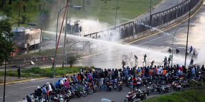 Venezuela’daki Gösterilerde Yine Kan Aktı!