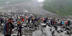 Çin’de Heyelan Köyü Yok Etti!