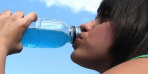 Enerji İçecekleri Satışına 18 Yaş Sınırı Getirildi