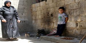 Doğu Gutalı Yetim Annesi: 'Komşulardan Aldığım Kuru Ekmeği Islatıp Yediyorum'