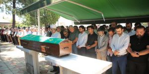 Gazeteci Ersin Çelik'in Kızı Toprağa Verildi