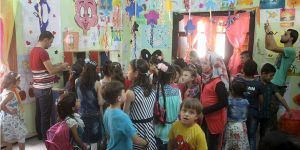 Savaşın İzlerini Resim Yaparak Silmeye Çalışıyorlar!