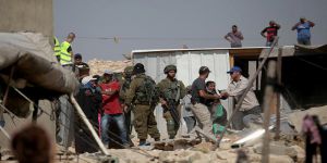 İşgal Güçleri Filistinlilere Ait 3 Evi Yıktı