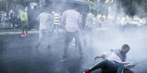 Roma’da Göçmenlere Tazyikli Su ve Biber Gazı ile Müdahale!