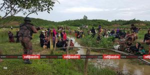 Arakanlı Müslümanlar Bangladeş Sınırında Sıkıştı