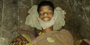 Budist Çeteler 13 Yaşındaki Arakanlı Çocuğu Katletti!