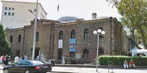 Bulgaristan'da 500 Yıllık Camiyi Akşamları Bar Yapıyorlar