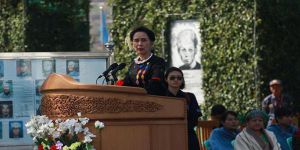 Suu Çii'nin Nobel Ödülü'nün Geri Alınması İçin İmza Kampanyası