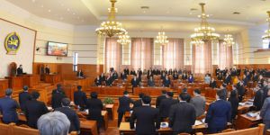 Moğolistan'da Hükümet Feshedildi