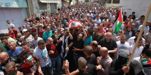 İşgalci Askerlerce Katledilen Filistinli Gençler Defnedildi!