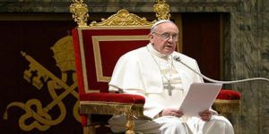 Vatikan'da Muhaliflerden Papa'ya 'Sapkınlık' Suçlaması
