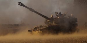 İşgalci İsrail Ordusu Gazze’yi Tanklarla Vurdu!