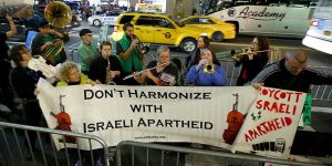 İşgalci İsrail’in Filarmoni Orkestrası’na New York’ta Protesto!