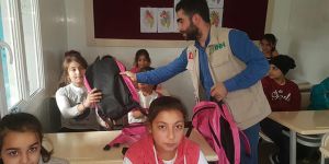 İHH’dan Suriyeli Öğrencilere Kırtasiye Yardımı
