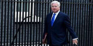 İngiltere Savunma Bakanı Fallon İstifa Etti