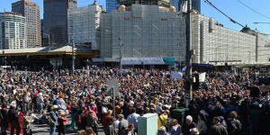 Avustralyalılar Gözaltı Merkezindeki Mülteciler İçin Yürüdü