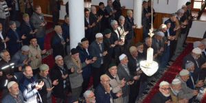 AK Partili Belediye Başkanı Tüm Camilerde 10 Kasım Mevlidi Okuttu