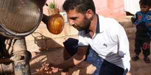 İdlib’de Tek Koluyla Motor Tamir Edip Geçimini Sağlıyor!