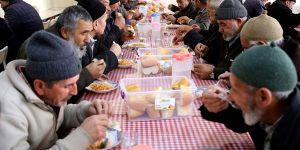 “Askıda Yemek” İhtiyaç Sahiplerinin Yüzünü Güldürüyor